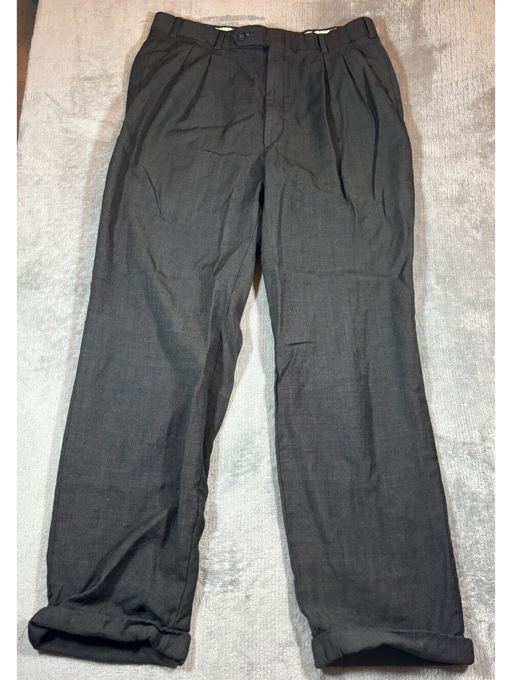 Vintage Burberrys Men Gray Pleated Dress Slacks Cuffed Straight Leg 33 x 29